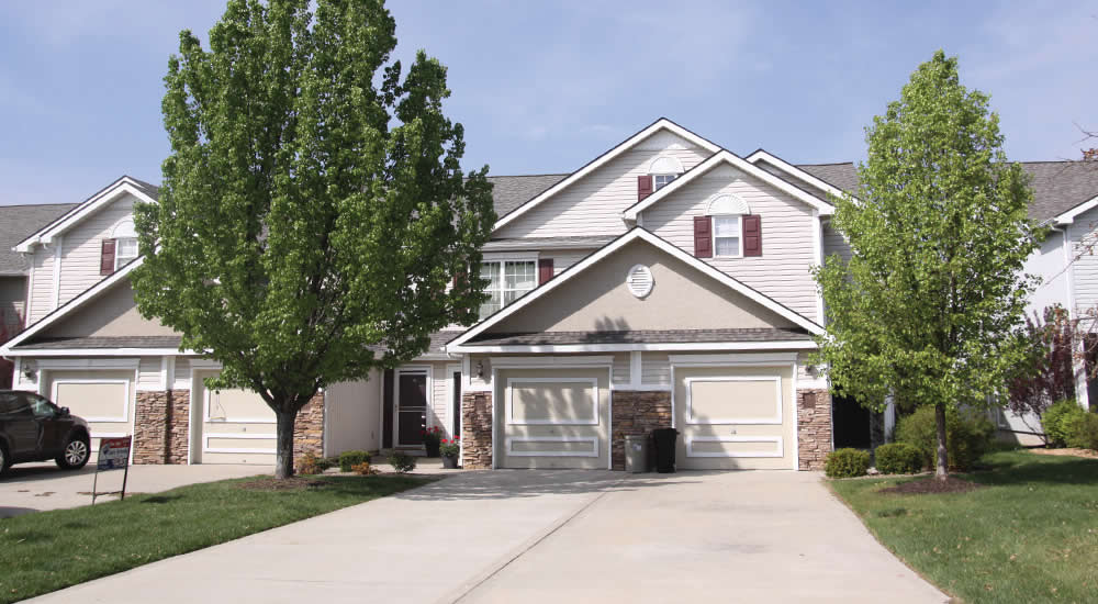 residential home with new roof in Blue Springs